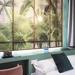 & Co. Quart Boutique 3*