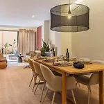Saristays Luxe Touch Appartement