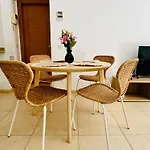 Stylish With Terrace On The Beachfrom 公寓 *