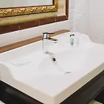 Ad Hoc Monumental 1881 Hotel 3*