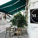 Malcom And Barret Hotel 3*