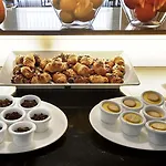 瓦伦西亚媒介酒店