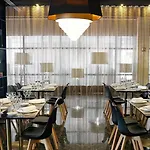 瓦伦西亚媒介酒店 4*