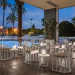 Medium Hotel