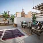בית הארחה Cosy Embajador 2*