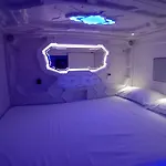 Capsule 2* Valencia