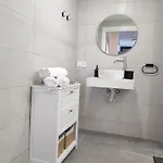 Ballena - Modern - Near Bioparc By Rio Turia Apartment *