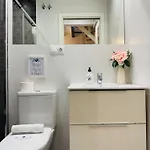 Design & Stylish House In The Center Of Semesterbostad *