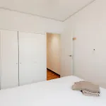 Your Sunny & Spacious Portview Daire