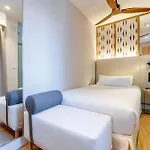 女王广场小宫殿酒店