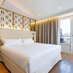 Petit Palace Plaza De La Reina Отель 3*