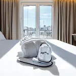 Petit Palace Plaza De La Reina Отель Валенсия