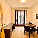 Joaquin Costa Urban Flat *