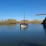 Pinedo Playa Rustico Apartment *