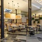 Отель Petit Palace Plaza De La Reina Валенсия