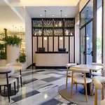 Petit Palace Plaza De La Reina Отель Валенсия