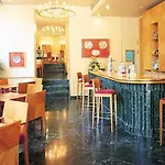 Sh Ingles Boutique 4*