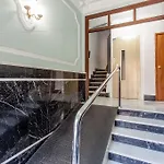 Near The Marina, Apartament *