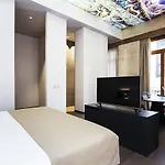 One Shot Mercat 4* Valencia