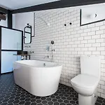 Bubusuites Bed & Breakfast 4*