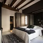 Cosy Embajador ולנסיה