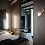 בית הארחה Cosy Embajador 2*