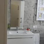 By Eric Olsan Valencia