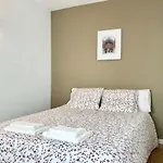 Warhol Apartment. Free Wifi 5g. Apartment Valencia