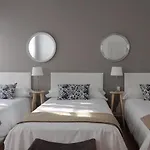 לינה וארוחת בוקר 7 Moons ולנסיה