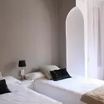 7 Moons 2* ולנסיה