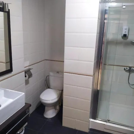 Konukevi Flats Friends Plaza De La Reina