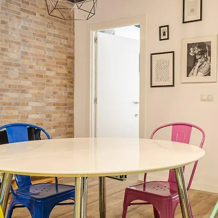 Проживание в семье New In The