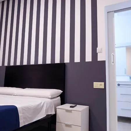 Konukevi Flats Friends Plaza De La Reina