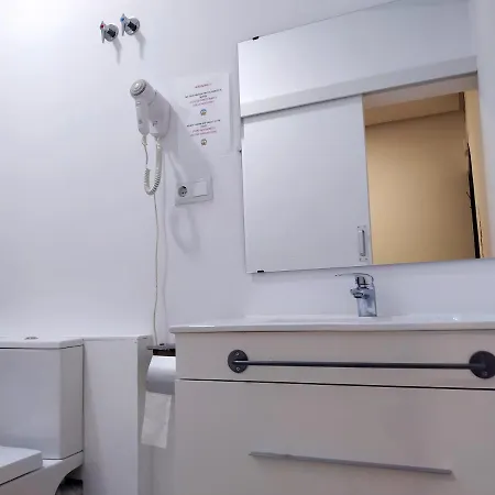 Flats Friends Plaza De La Reina