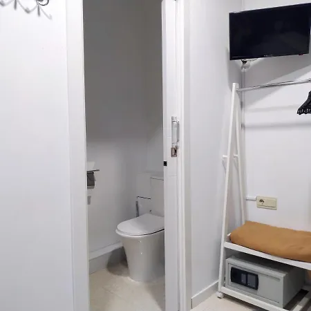 Flats Friends Plaza De La Reina Valensiya