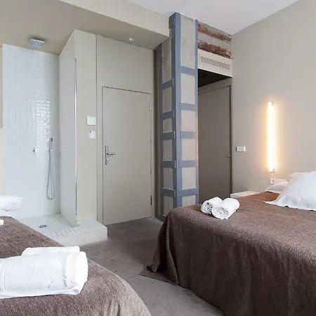 Dingdong Nuns Hotel Valenza