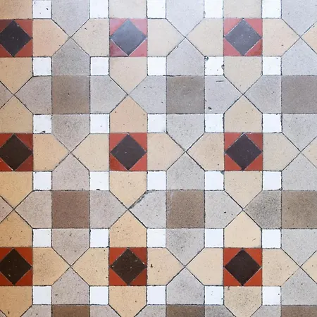 ホステル レッド ネスト