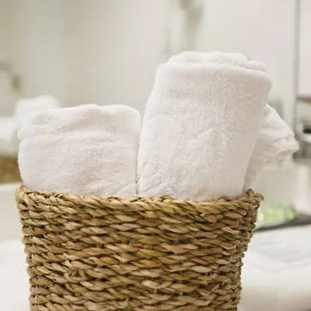 & Co. Saler Boutique Valenza