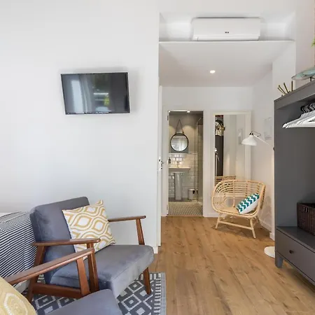 Maison Reina Bed & Breakfast 3*