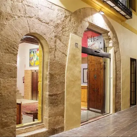 Ad Hoc Carmen Hotel