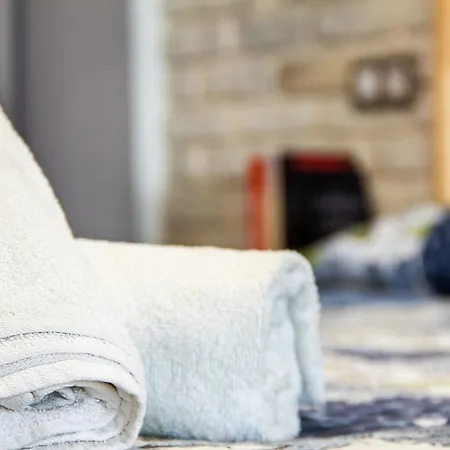 Chic Y Renovado Loft En La Playa Appartement *