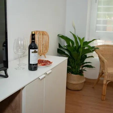 Soraya's Place - Chopín 5 *
