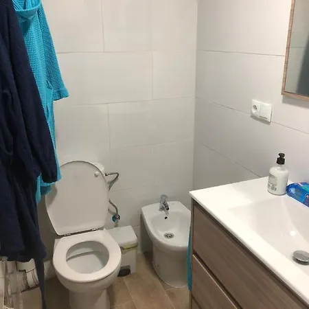 Apartemento Nuevo Cerca Playa Familia O Amigos . Isidro * ולנסיה