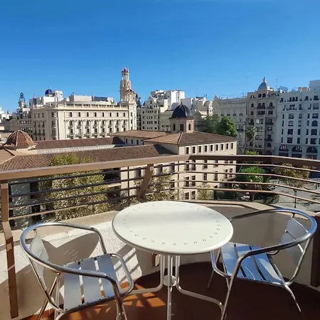 Sunny With Fantastic Terrace Views! Appartamento Valenza