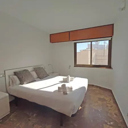 Sunny With Fantastic Terrace Views! Appartement