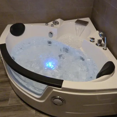 Apartamento Intimo Y Acogedor Algunos Con Bañera Hidromasaje *