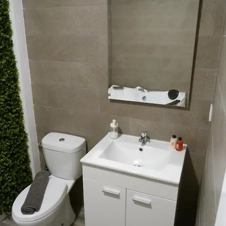 Intimo Y Acogedor Algunos Con Bañera Hidromasaje Apartamento *