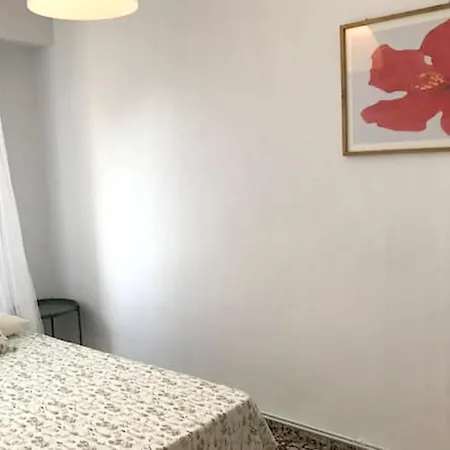 With 3 Bedrooms In With Wifi *