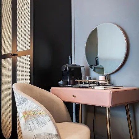 Reina 107 Boutique 3* Valence
