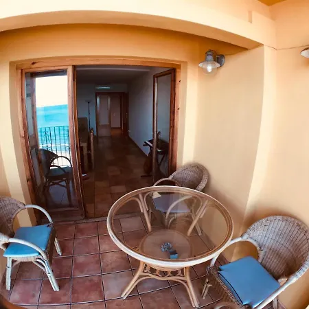 Apartamento Primera Línea De Playa. Apartamento